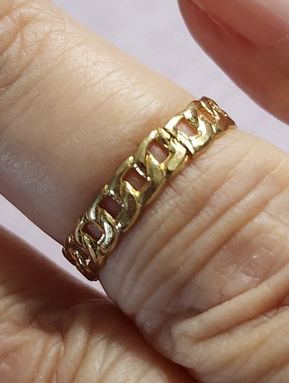 Goldtone Chain-Link Ring